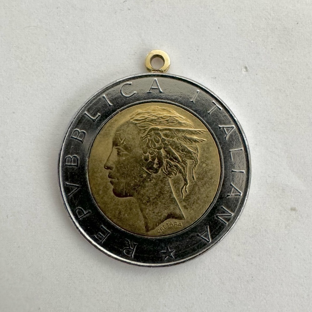 Vintage 1984 Italy 500 Lire Coin Necklace Pendant
